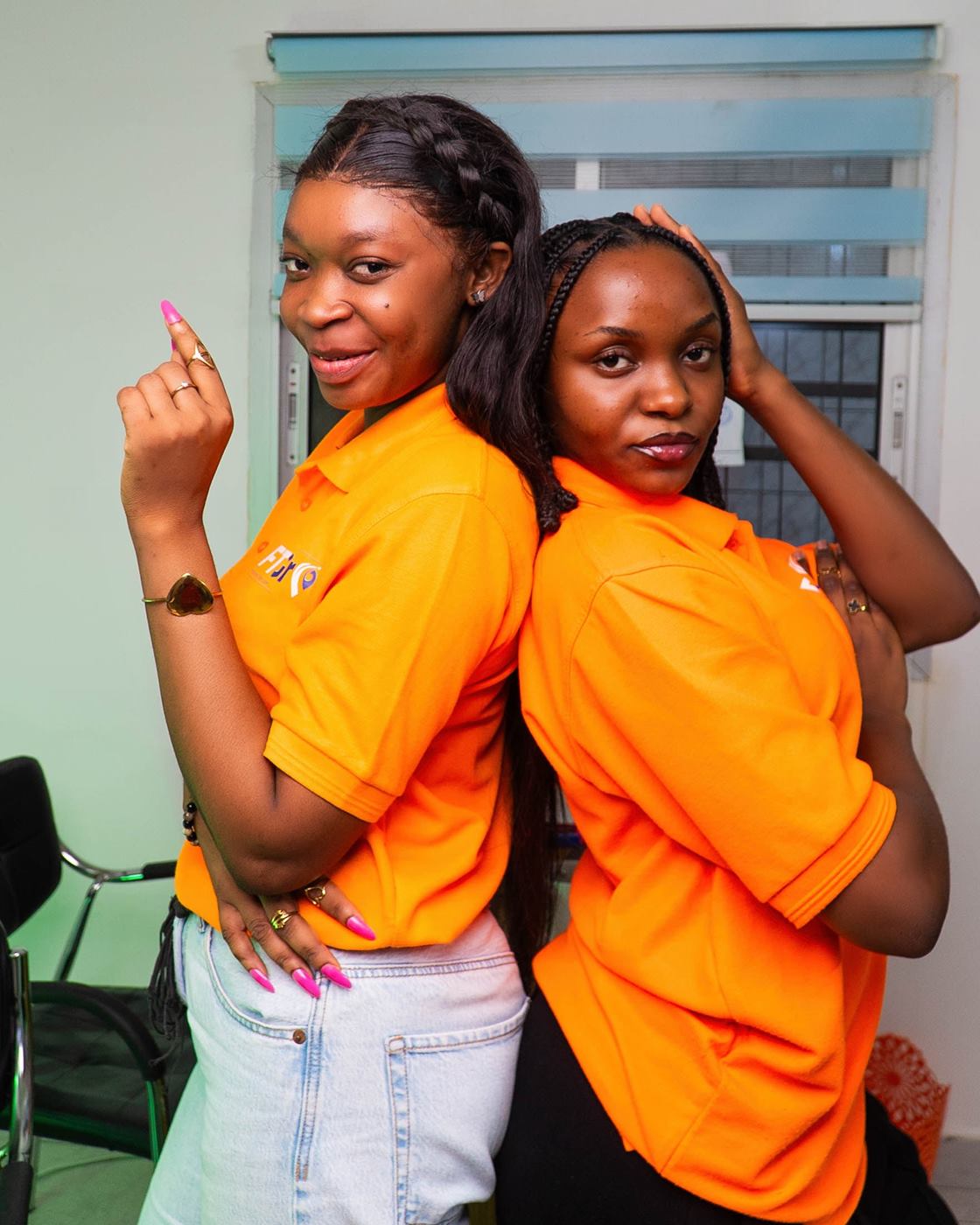 Deux collaboratrices FTGroup souriantes